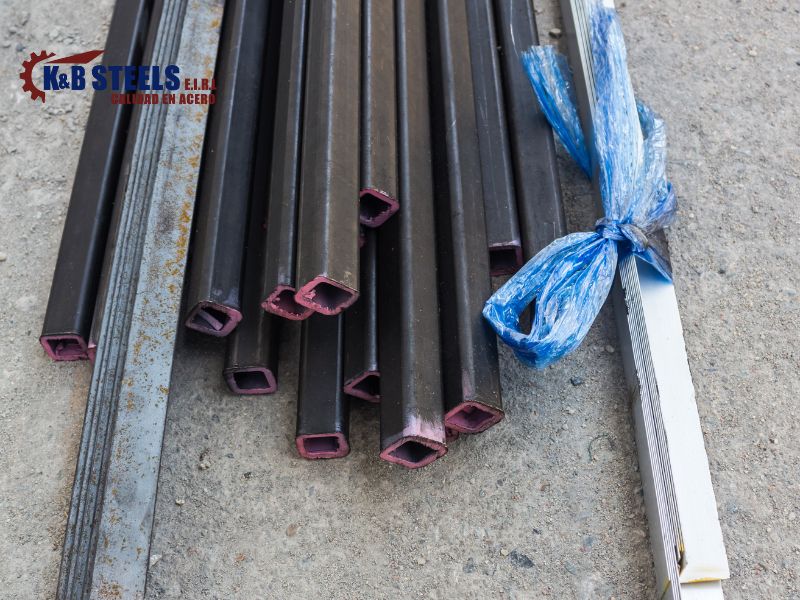 TUBOS LAF Cuadrados Negros y Galvanizados